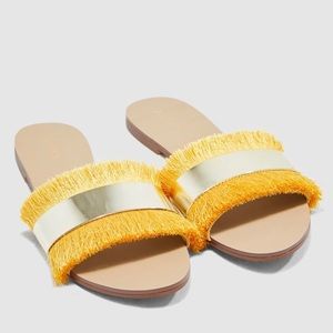 Aldo Yellow Fringe Flat Sandal - Abaomma sz 10